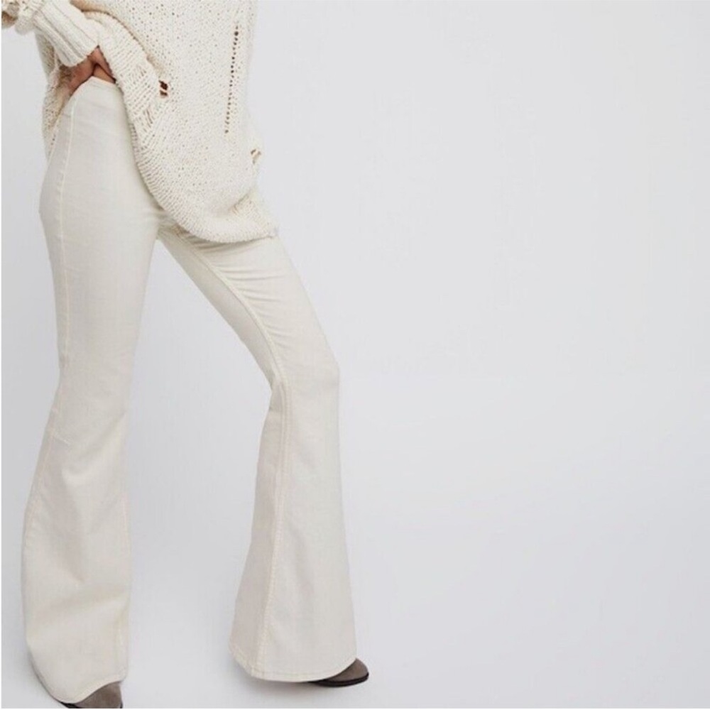 We The Free Penny Pull On Flare Wide Leg Bell Bottom Denim Jeans Cream Size 26